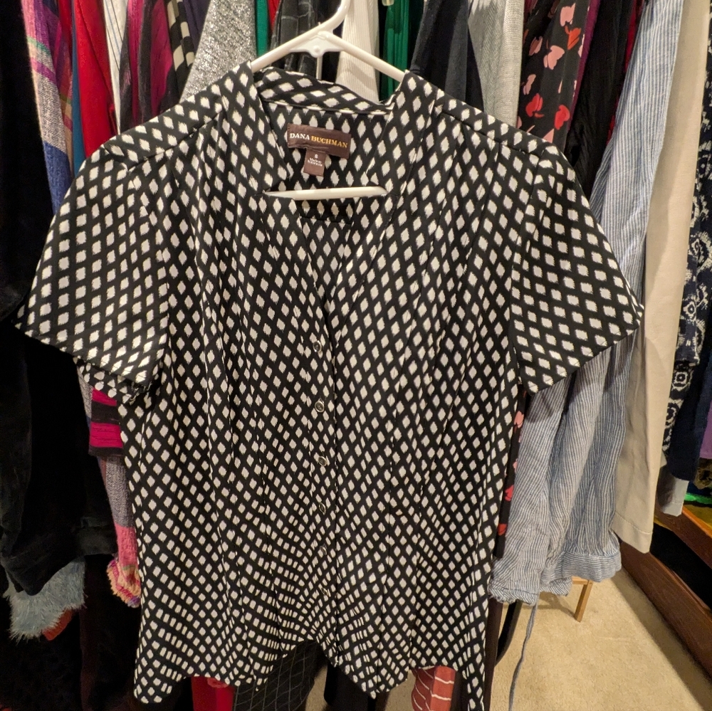Dana Buchman Geometric Black and White Blouse - S